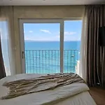 Aria Hotel 4*