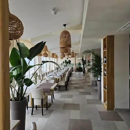 Aria Hotel 4*