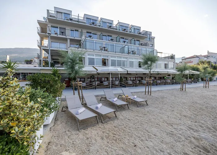 Aria Отель Подстрана