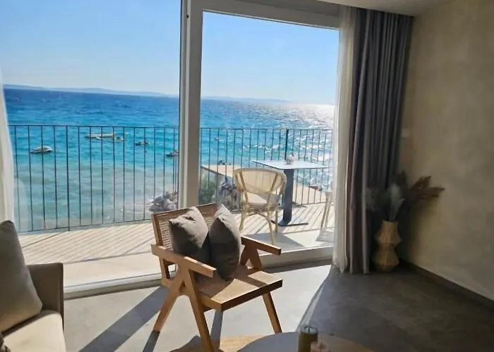 Aria Hotel 4*